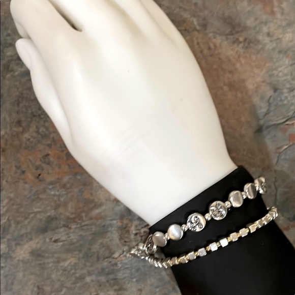 Fun and Unique Beaded Bracelet - Picture 1 of 6